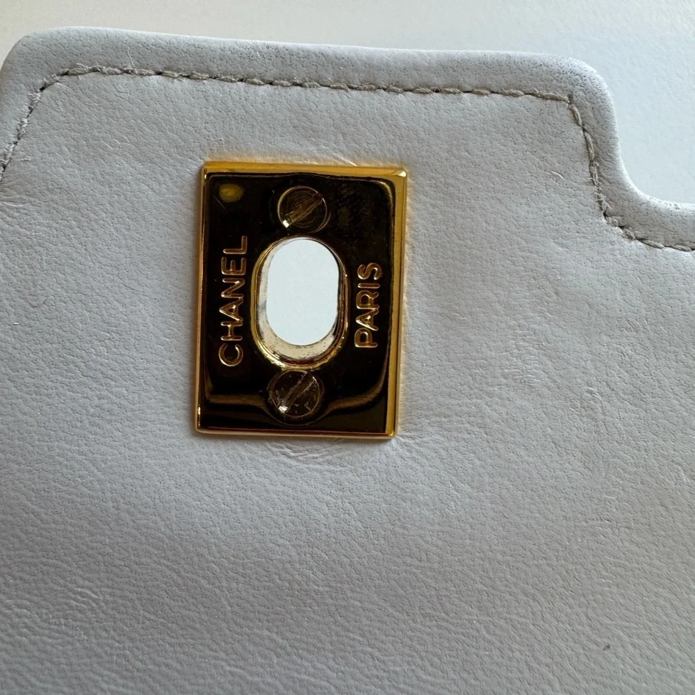 CHANEL Vintage 1-Series 1990s White Lambskin Quilted Flap Bag Gold CC Lock GHW!!
